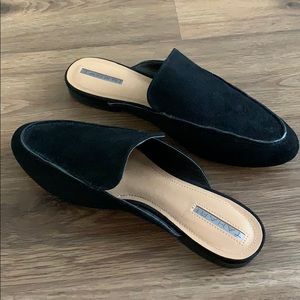 🔻$20 - NEVER WORN TAHARI BLACK LOAFER